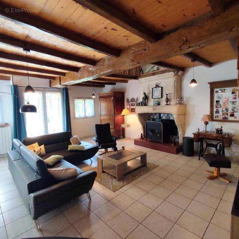 Maison à BUSSAC-SUR-CHARENTE