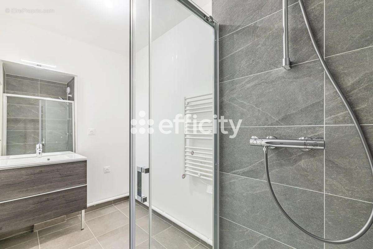 Appartement à ISSY-LES-MOULINEAUX
