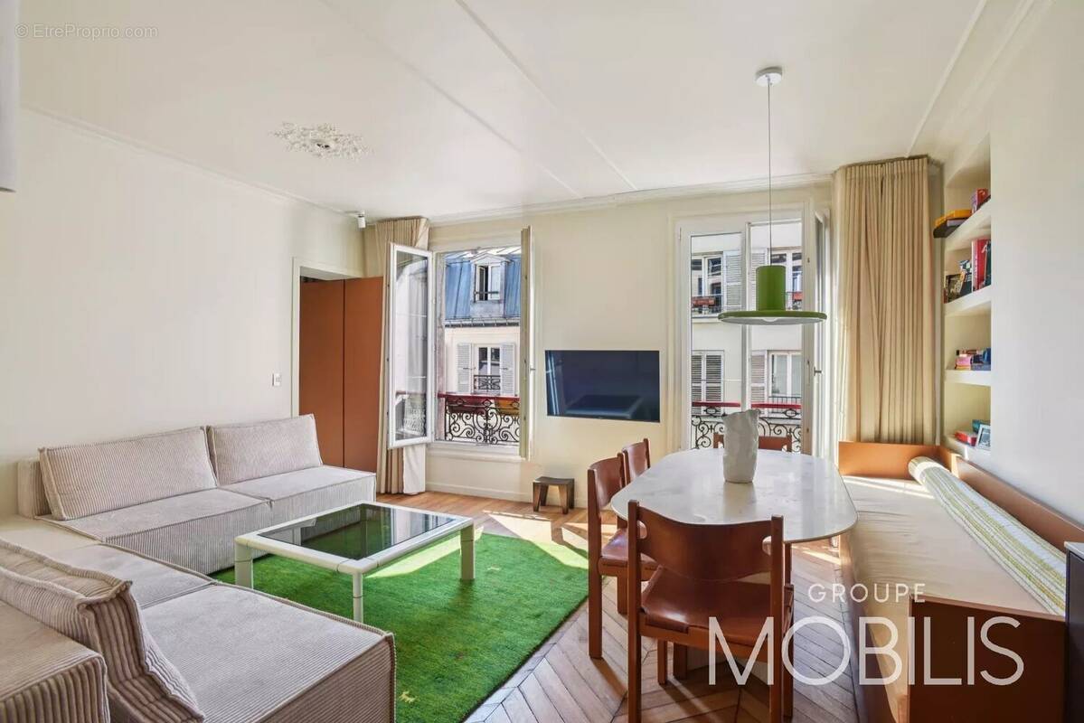 Appartement à PARIS-10E