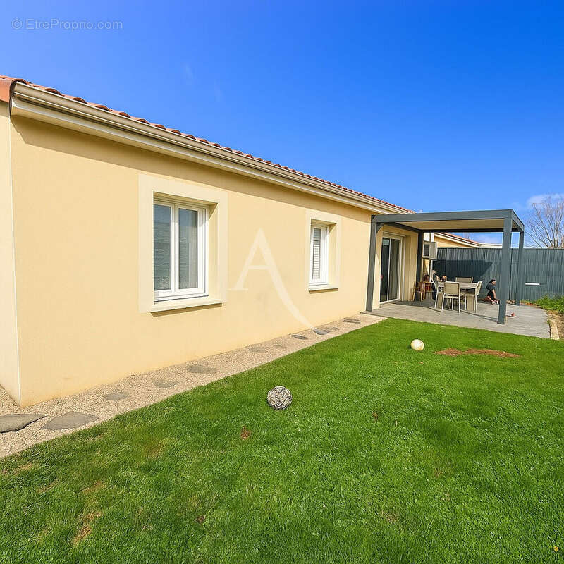 Maison à VOUNEUIL-SOUS-BIARD