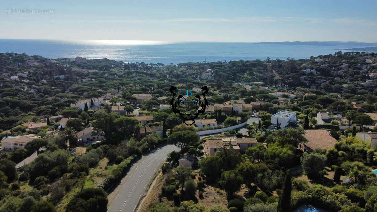 Terrain à LES ISSAMBRES