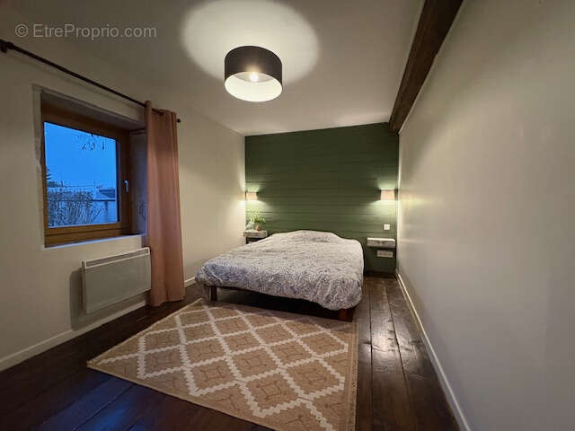 Maison à SAINT-ETIENNE-SUR-CHALARONNE