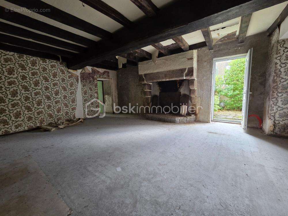 Maison à VERNOUX-EN-GATINE