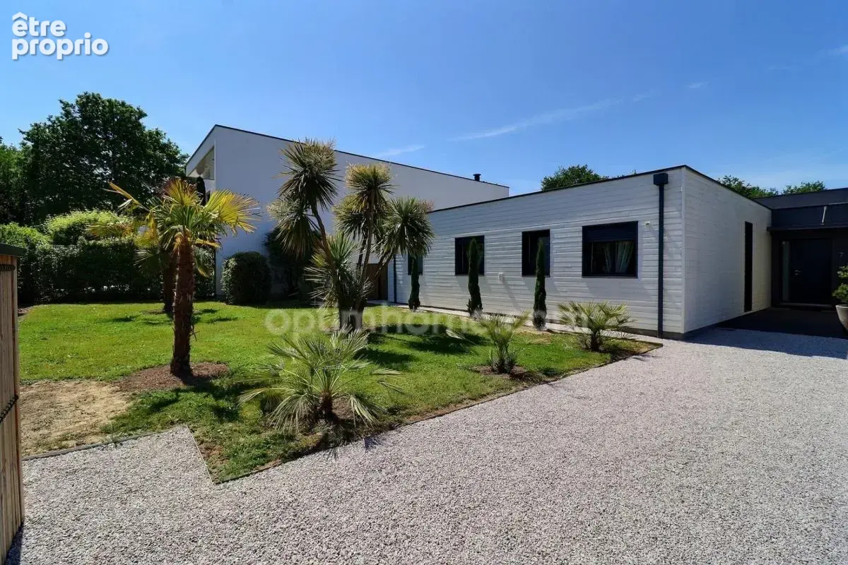 ORVAULT « La Forêt » — Villa d'architecte contemporaine en plain-pied total (197 m²) & piscine chauffée - photo 5