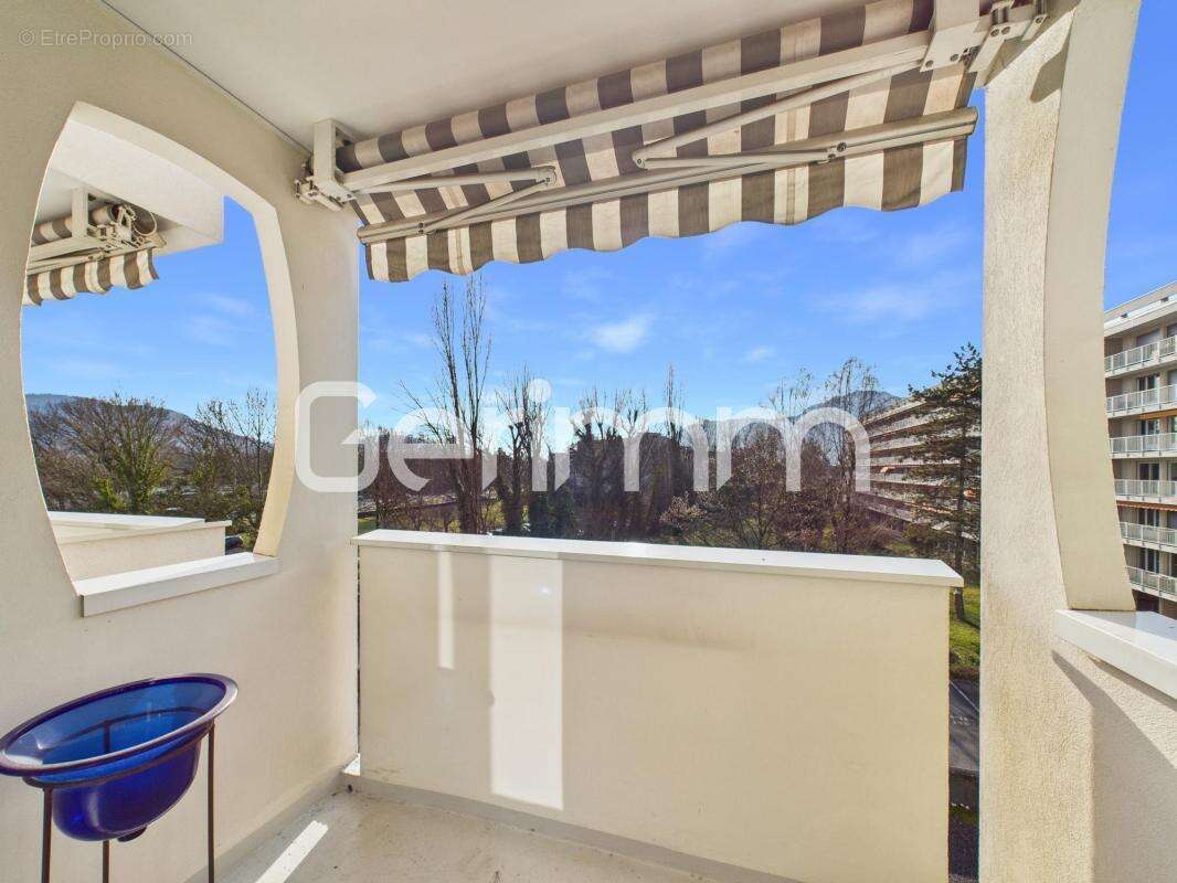 Appartement à MEYLAN