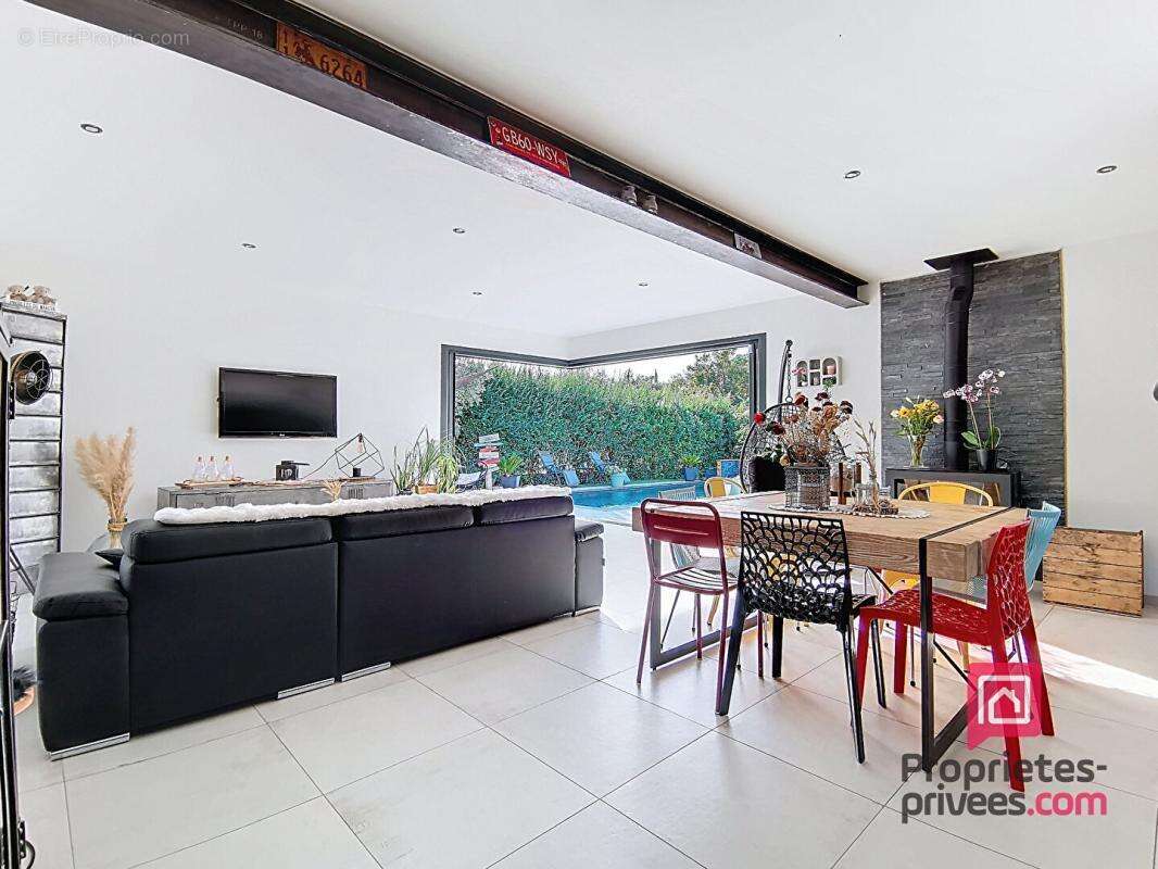 Maison à SAINT-MAXIMIN-LA-SAINTE-BAUME