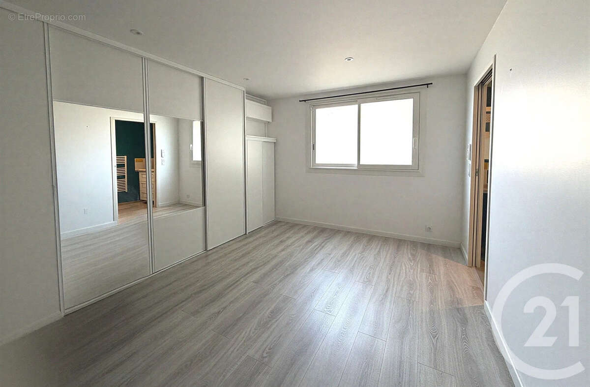 Maison 120 m² à Begles  - photo 6