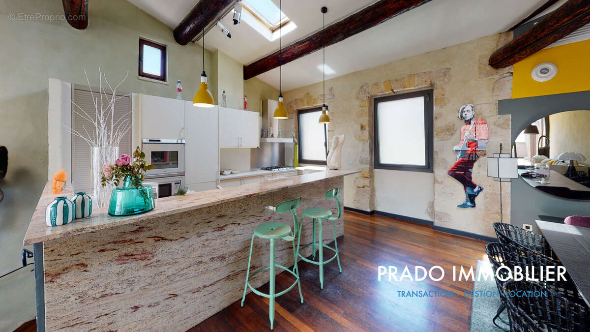 Appartement à MARSEILLE-1E