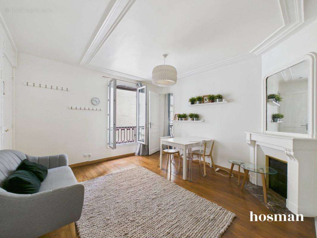 Appartement à PARIS-7E