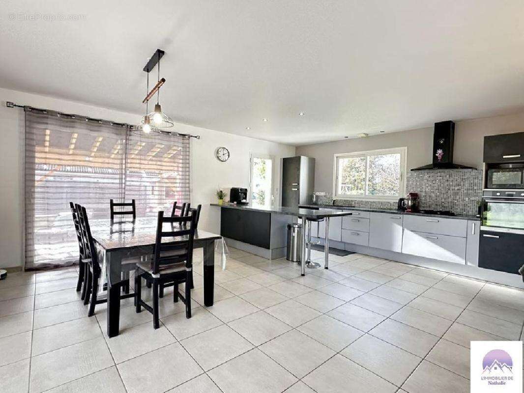 Maison à SAINT-JUST-DE-CLAIX