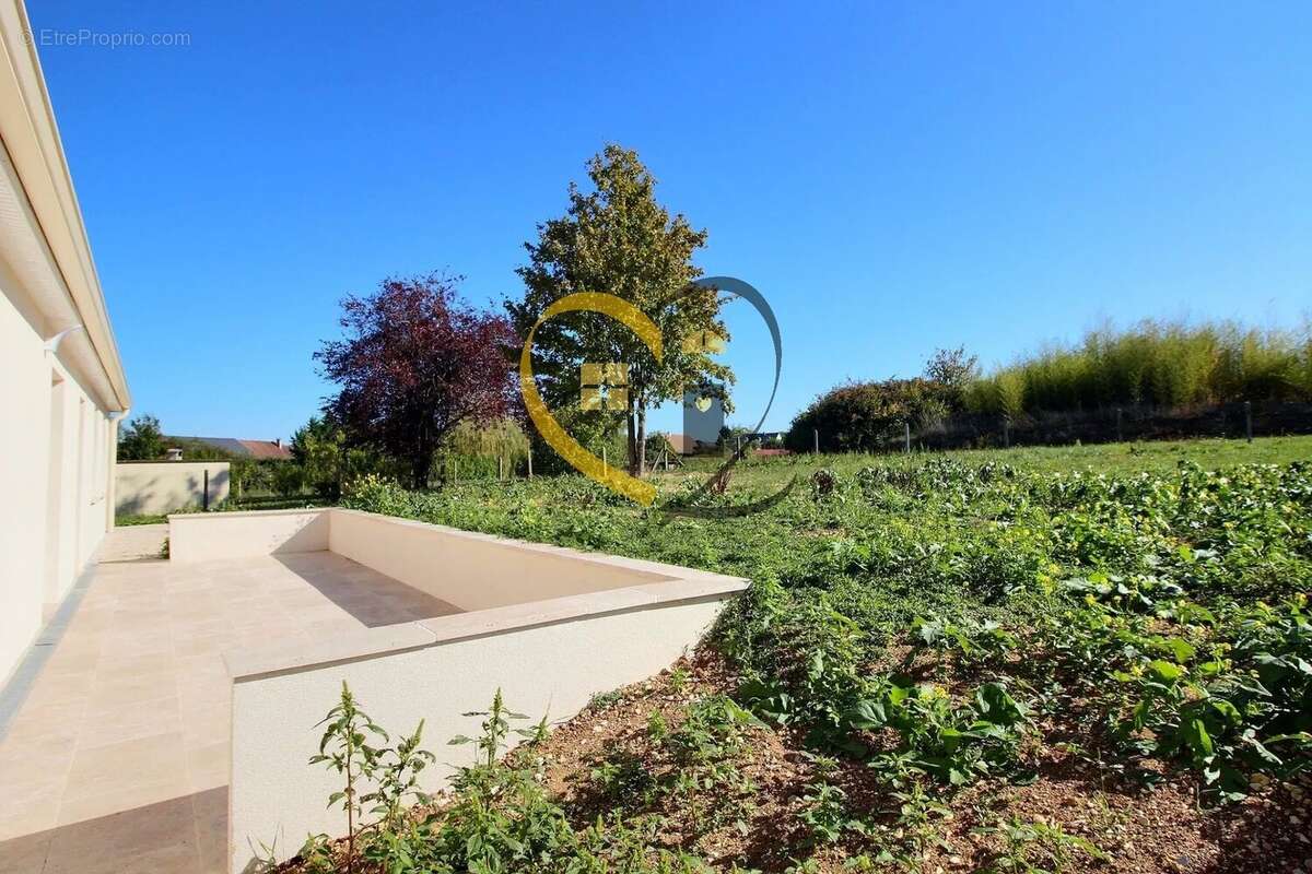 Maison à LA CHAPELLE-SAINT-URSIN