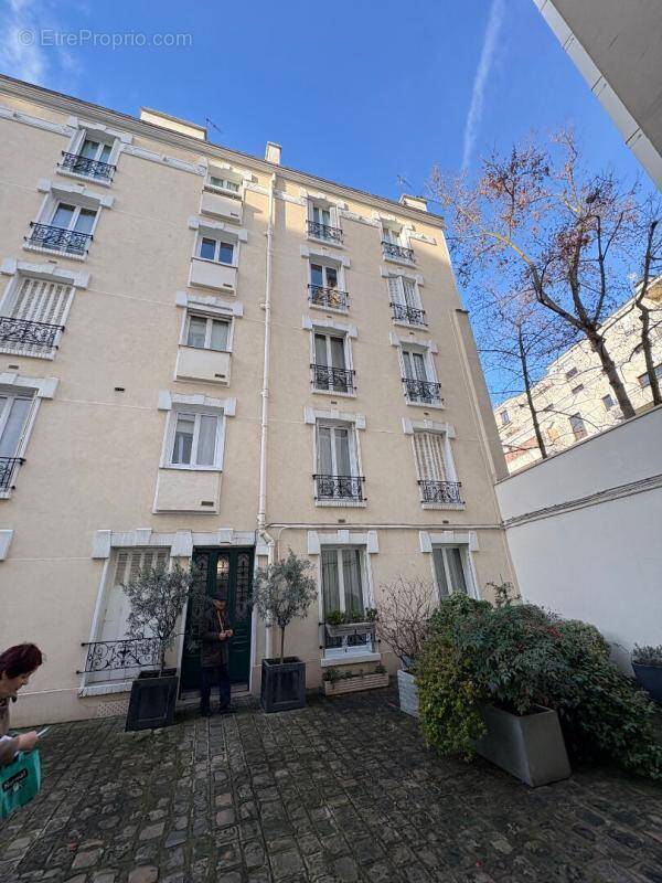 Appartement à ISSY-LES-MOULINEAUX