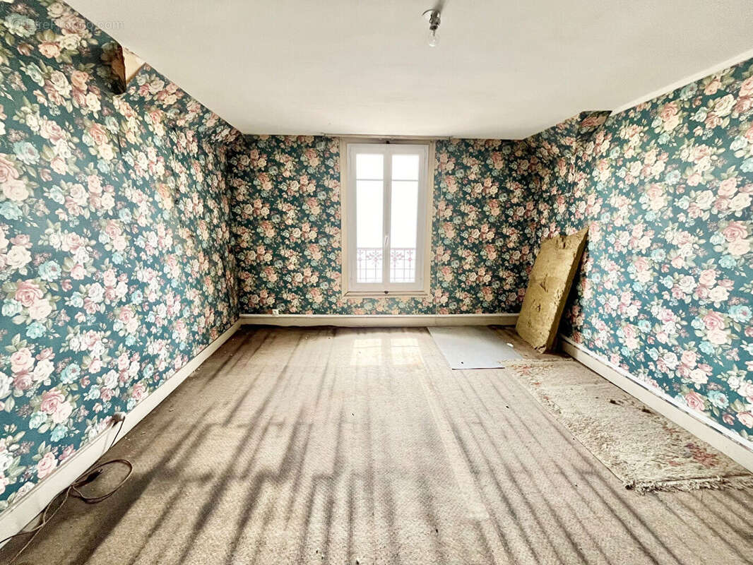 Meulière 187m2 - Centre ville Achères - photo 14