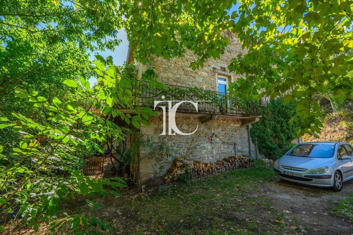 Maison à LES ASSIONS