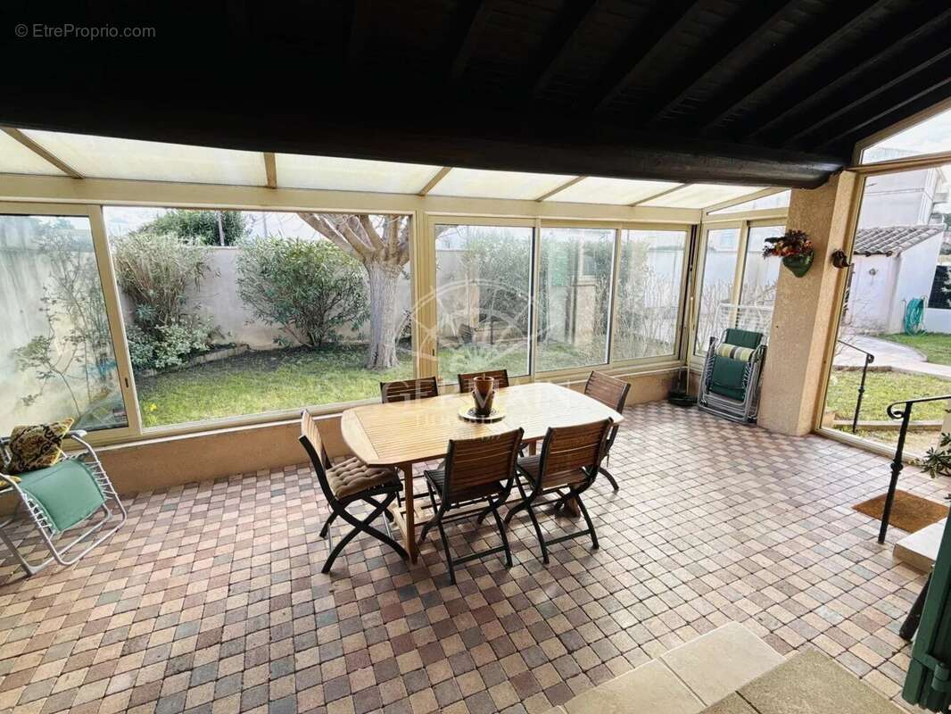 Maison à L'ISLE-SUR-LA-SORGUE