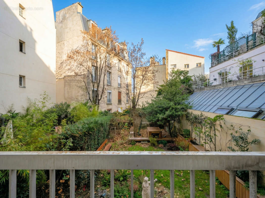 Appartement à PARIS-18E