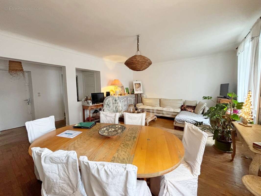 Appartement Lumineux, proximité commerces, T3 de 84,40m² avec volume et configuration d'un T4 à Brest(29)-Quartier Siam-Harteloi - photo 3