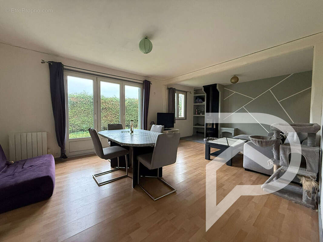 Maison à GRANDFRESNOY