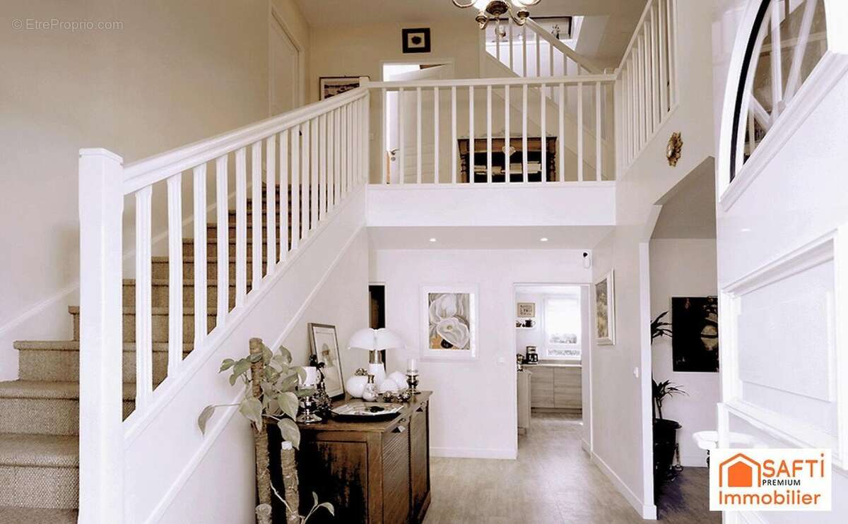 Photo 2 - Maison à VOISINS-LE-BRETONNEUX