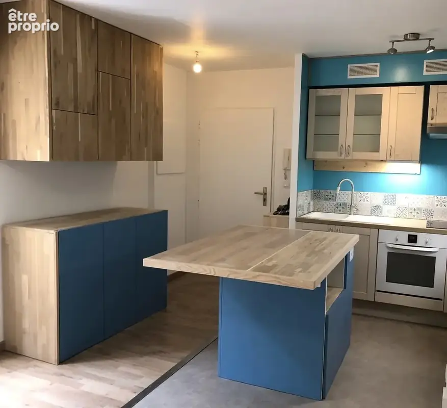 Laissez-vous séduire par ce superbe appartement entièrement rénové, où lumière, confort et qualité de vie se r - photo 5