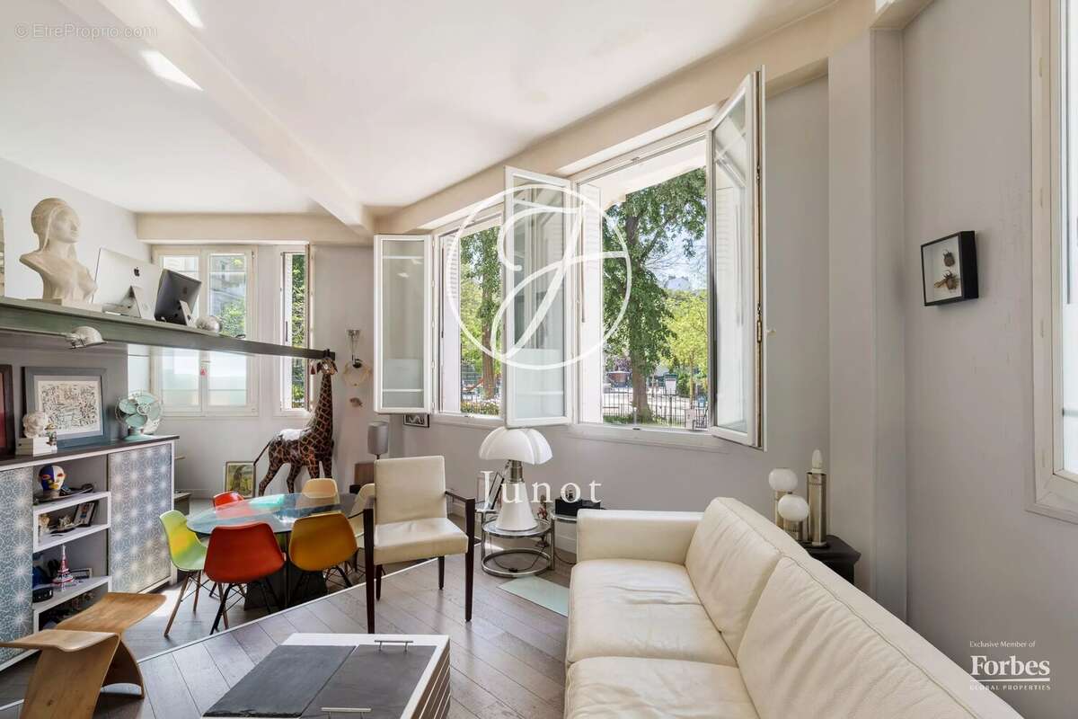 Appartement à PARIS-18E