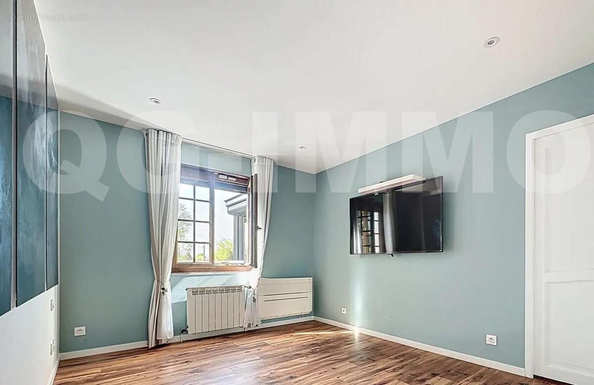 01963b6bc2f0e0382816cff1567676a2 - Copie - Maison à CHATRES