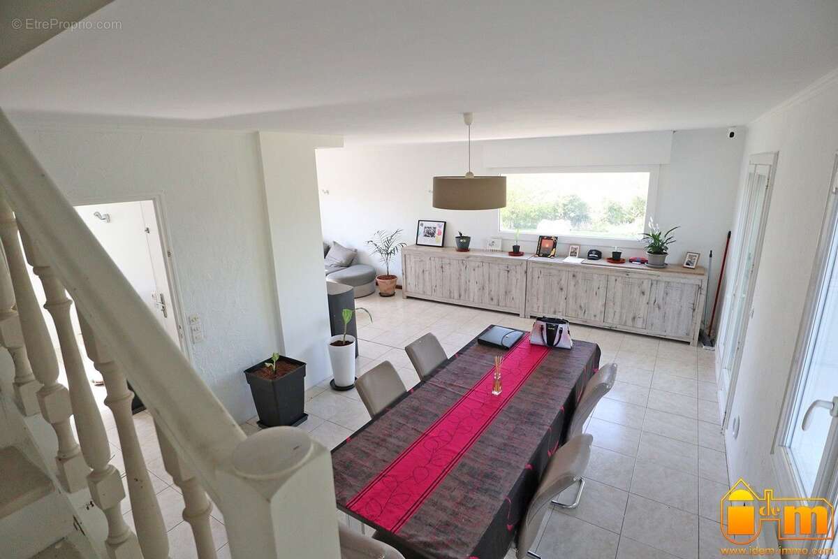 Maison à MEREVILLE