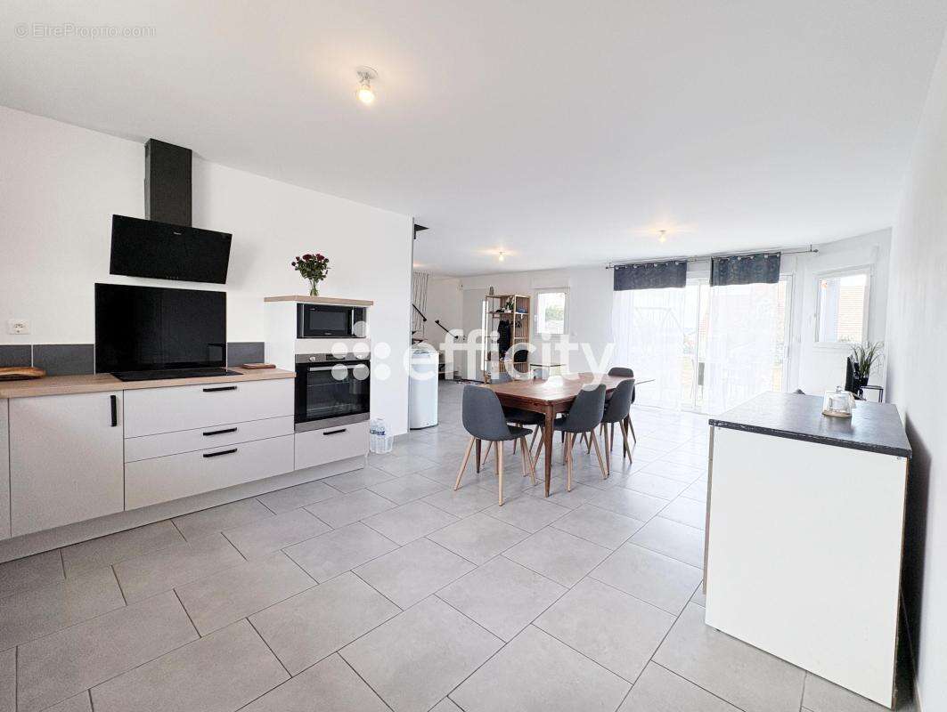 Maison 126 m² à Moyon  - photo 5