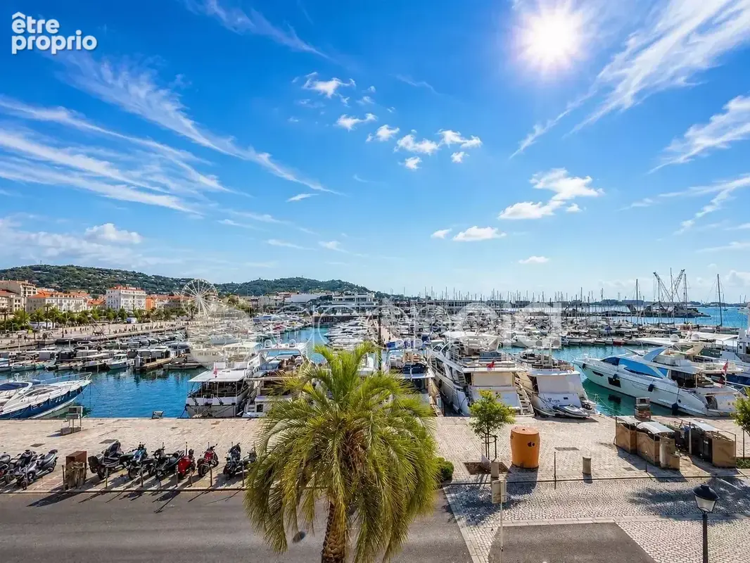 Cannes suquet  quai saint-pierre  t3  55 m²  vue mer  balcon - photo 2