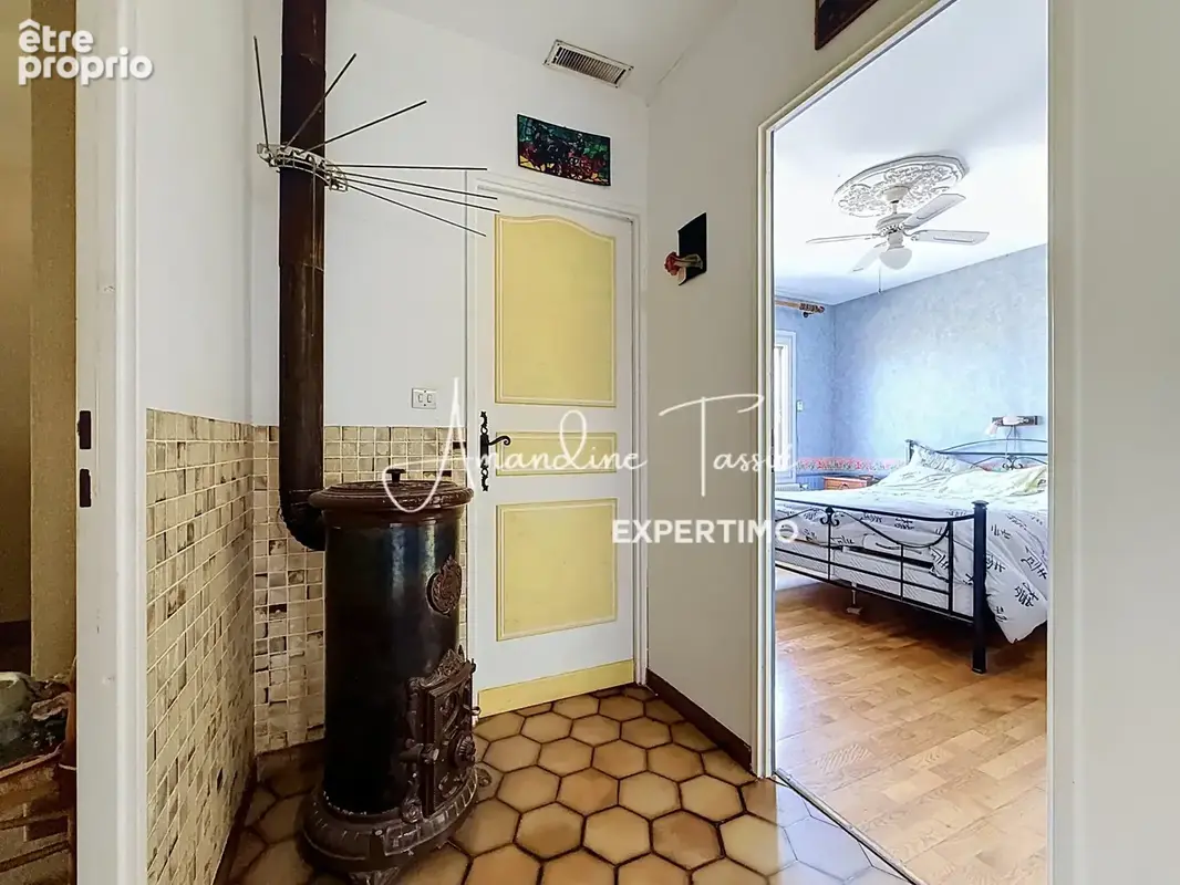 Une maison qui sort de l’ordinaire à Saint-Georges-de-Luzençon - photo 11