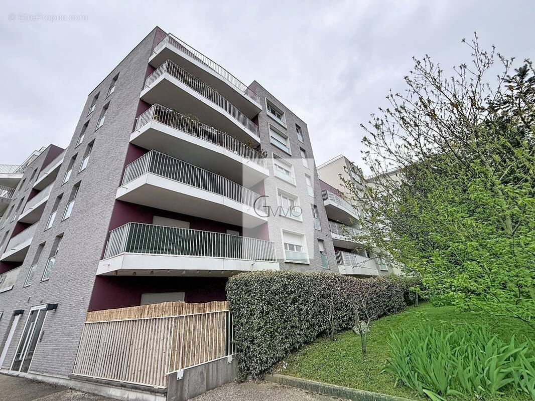 Appartement à L'HAY-LES-ROSES