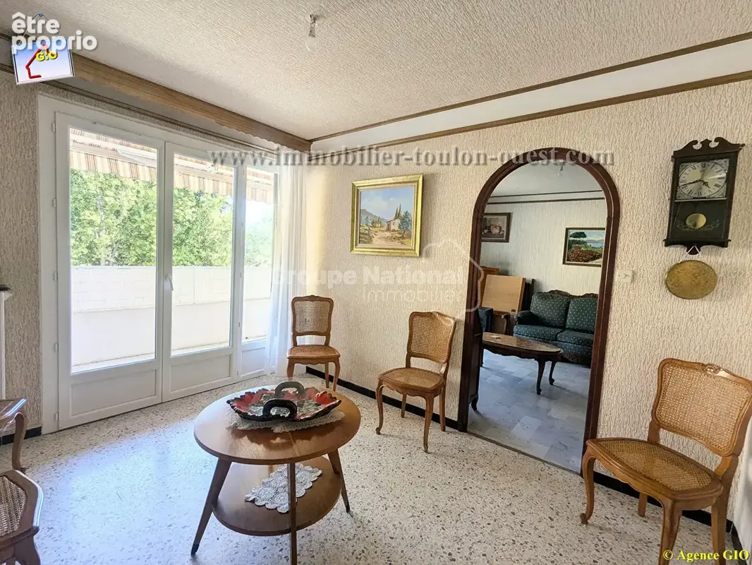 Toulon ouest 4 chemins  - agence immobiliere g.i.o aux 4 chemins - vente appartement t4 de 82m² - terrasse - cave - garage - photo 3