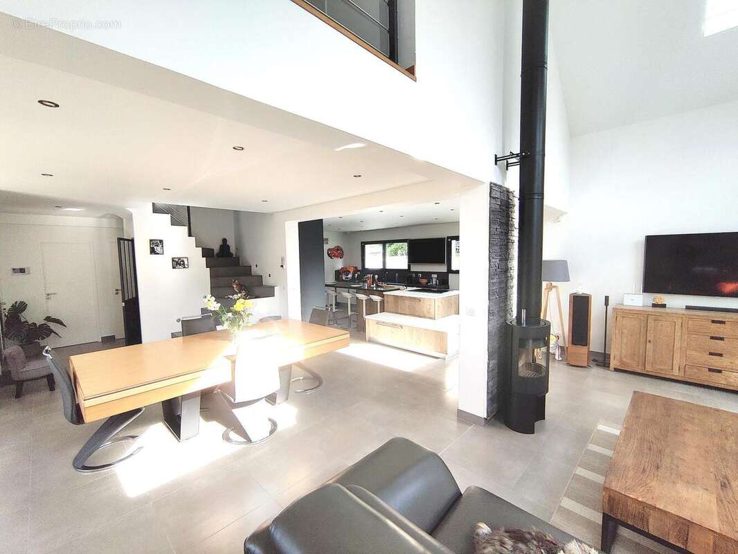 Maison 223 m² à Villiers-Saint-Frederic  - photo 3