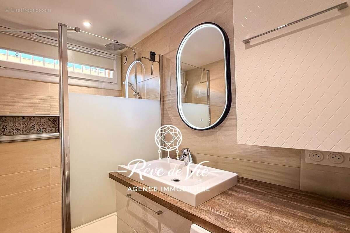 Appartement à BORMES-LES-MIMOSAS
