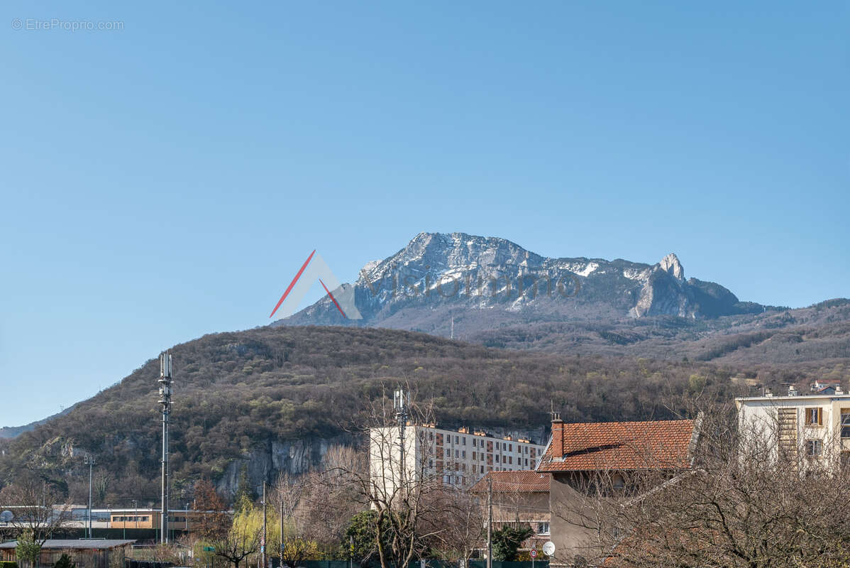 Appartement à FONTAINE