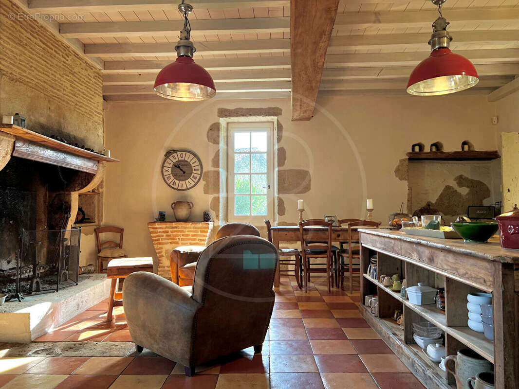 Maison à SAUVETERRE-DE-GUYENNE