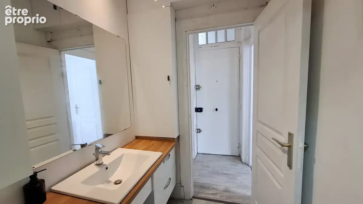 A vendre à Vichy Appartement 2 pièces avec 2 caves et 2 mansardes - photo 11