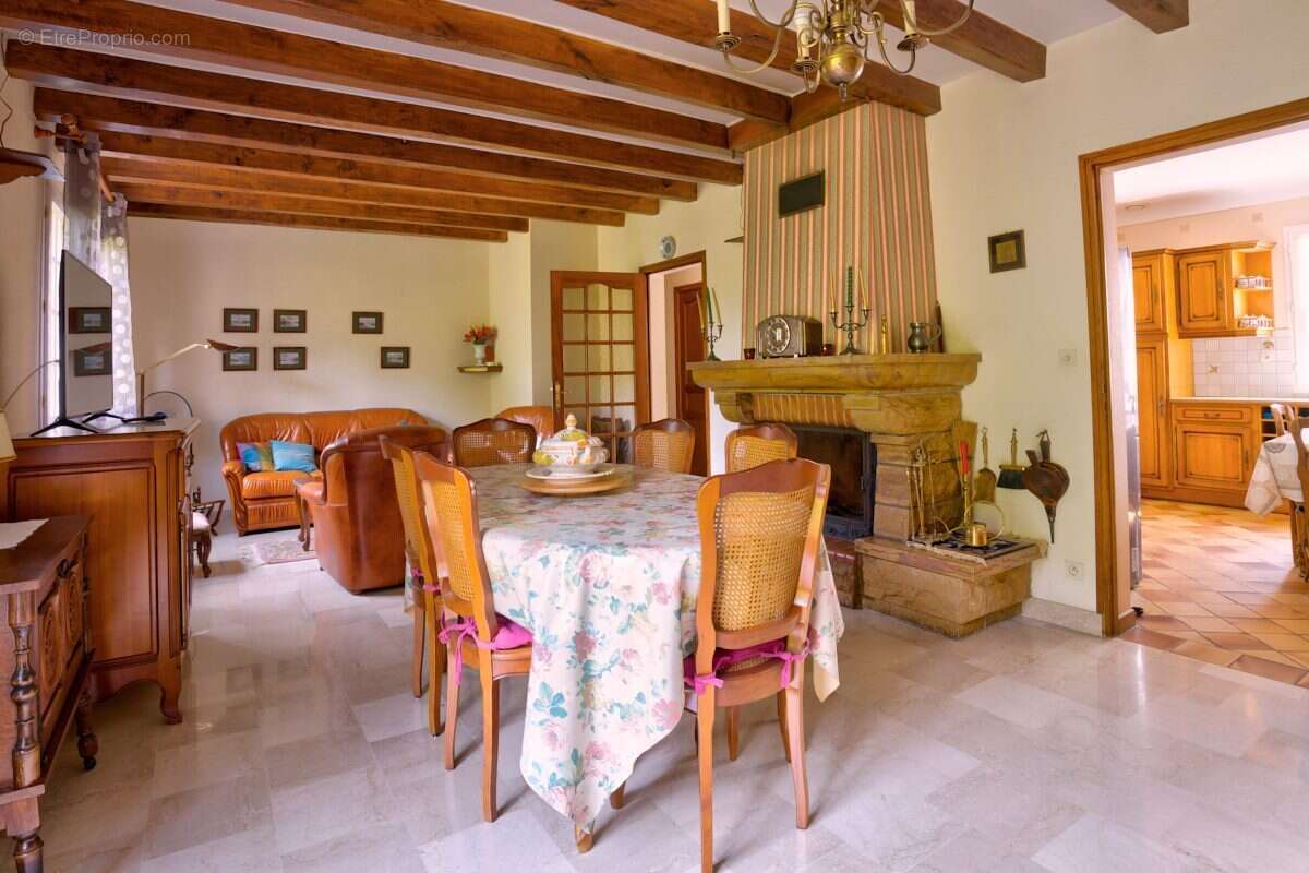 Maison à SAINT-BARTHELEMY-D'ANJOU