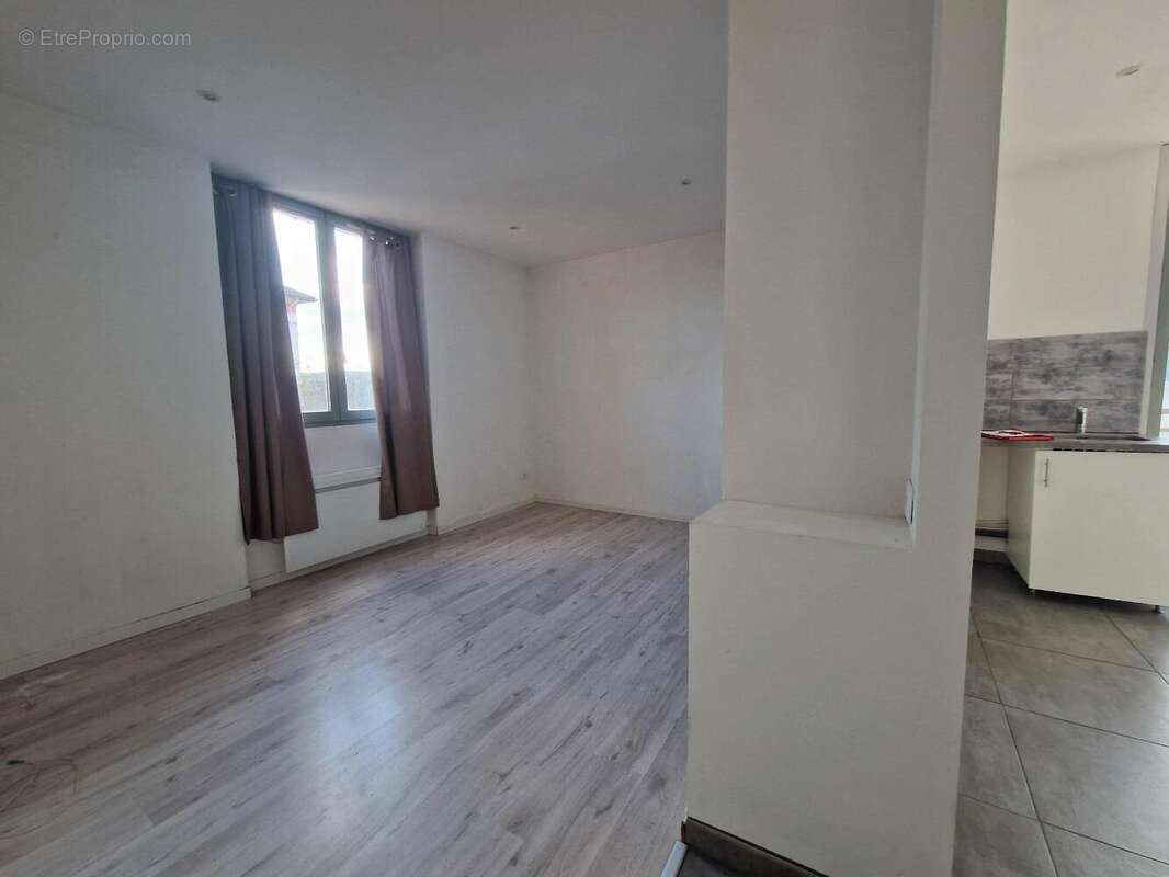   - Appartement à GRIGNY