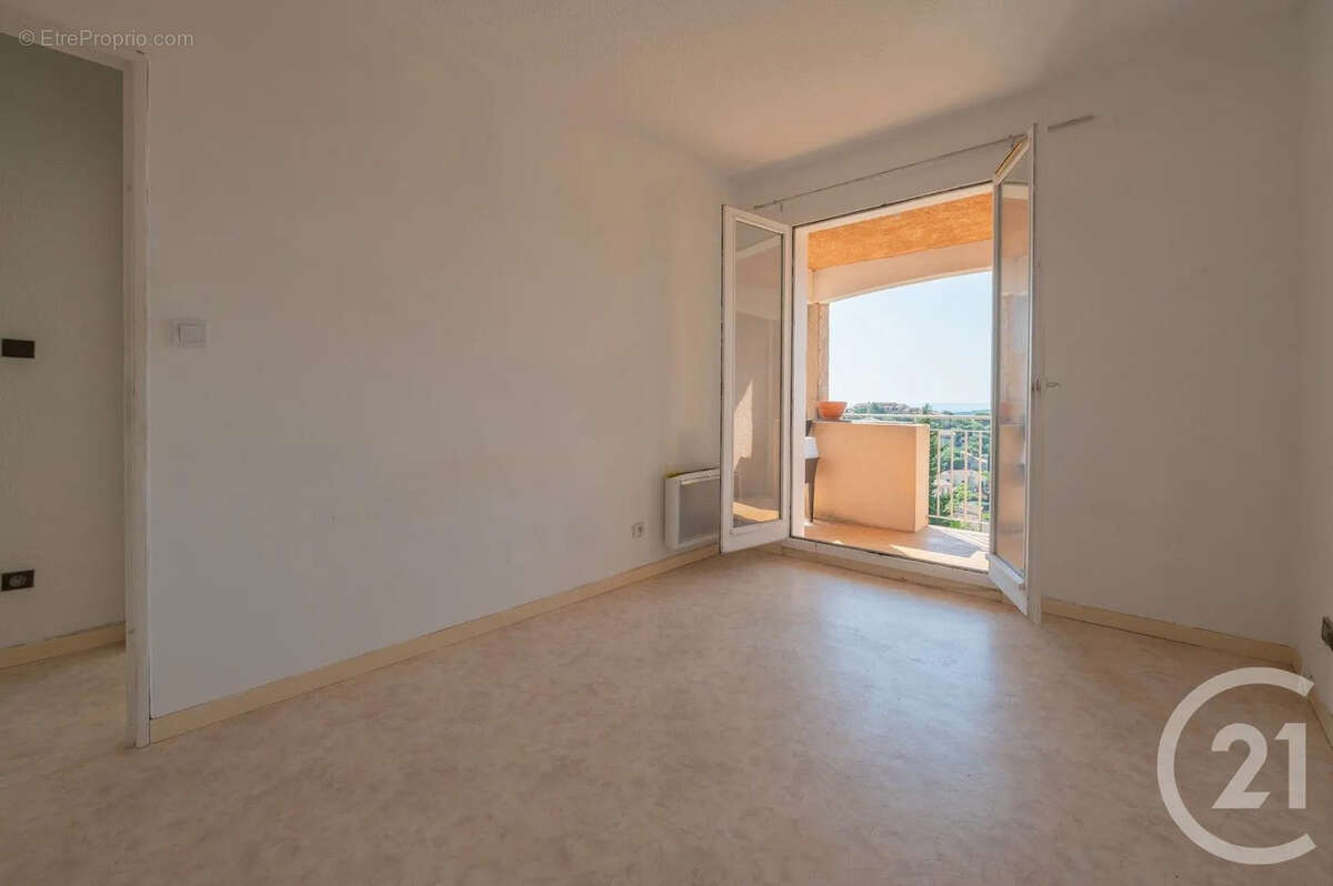 Maison à BORMES-LES-MIMOSAS