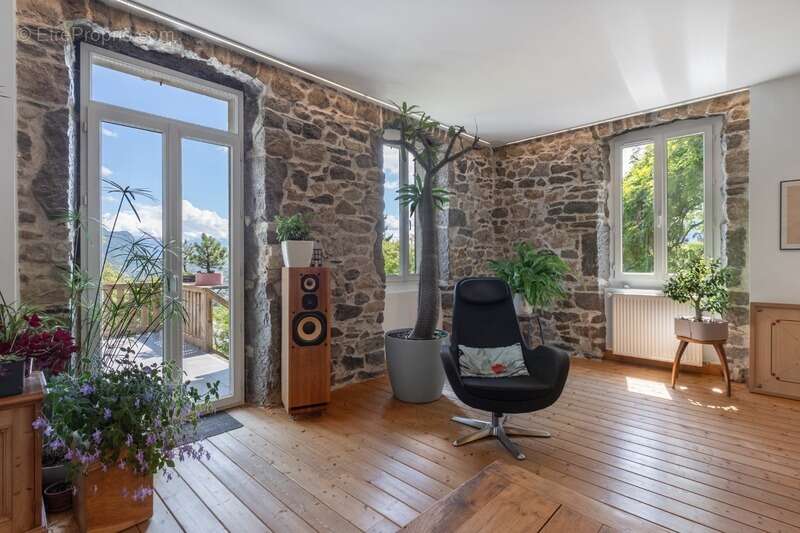 Maison à BASSENS