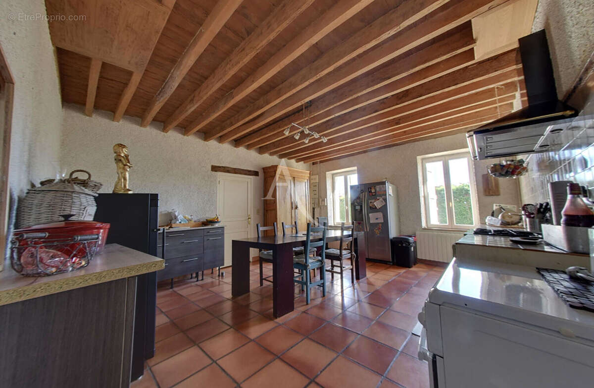 Maison à MONTBARTIER