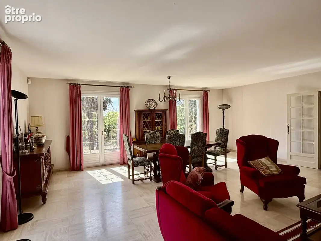 Bellegarde - Très belle maison de plain-pied de 160 m2 habitables en très bon état général. - photo 10