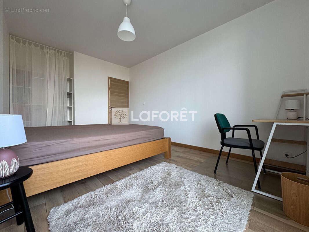 Appartement T3 en centre ville de DOUAI avec cave et place de parking - photo 5