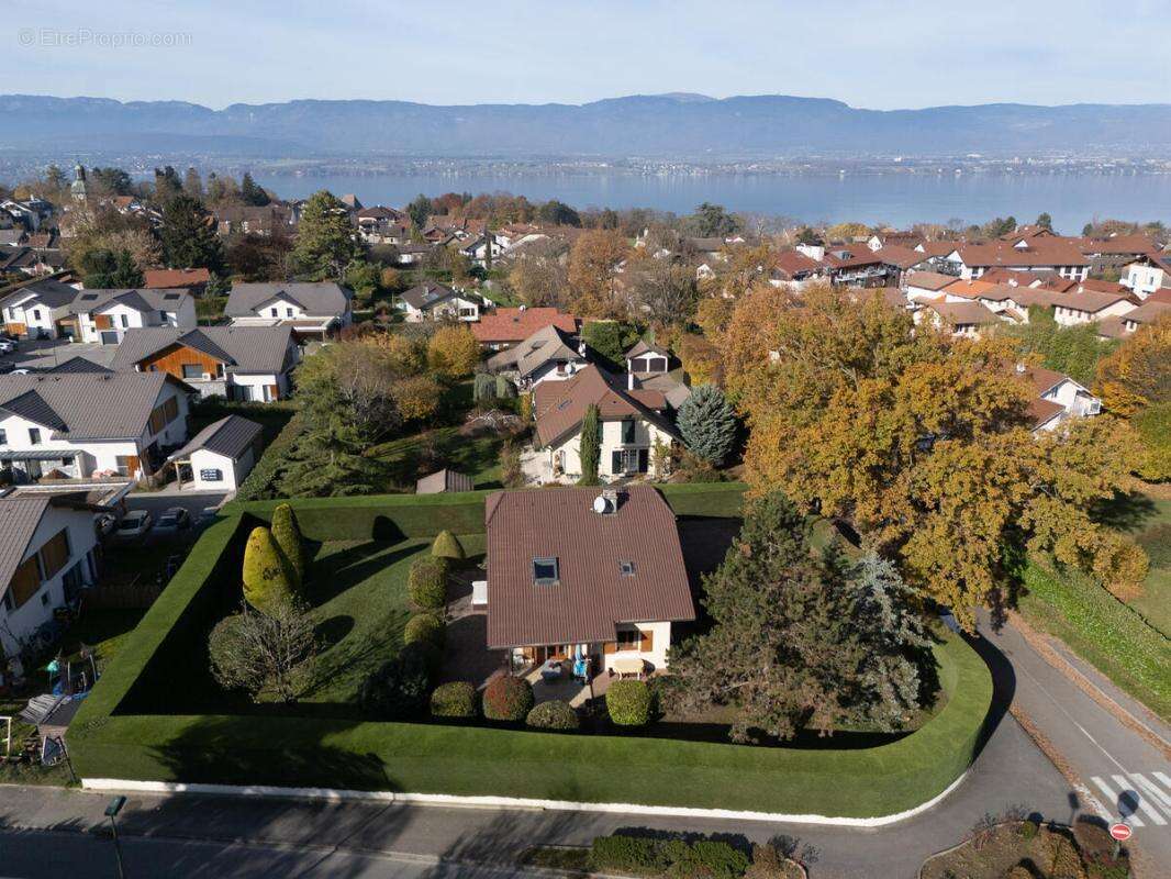 Maison à CHENS-SUR-LEMAN