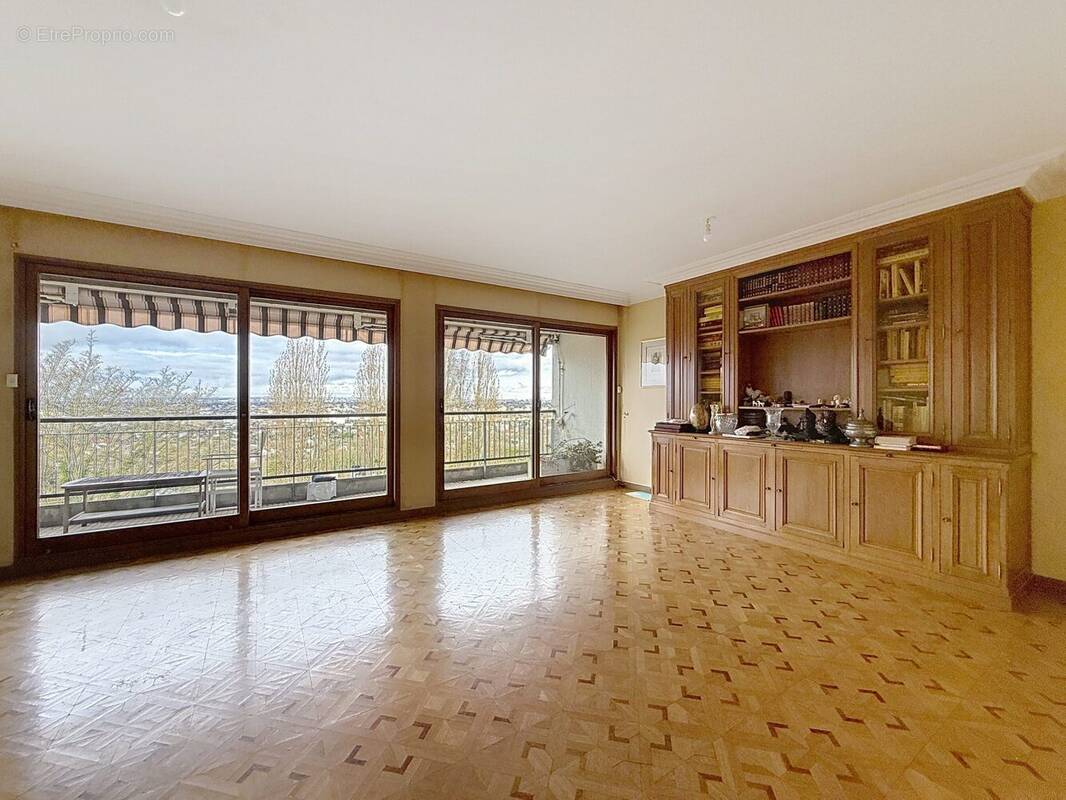 Appartement à CHENNEVIERES-SUR-MARNE