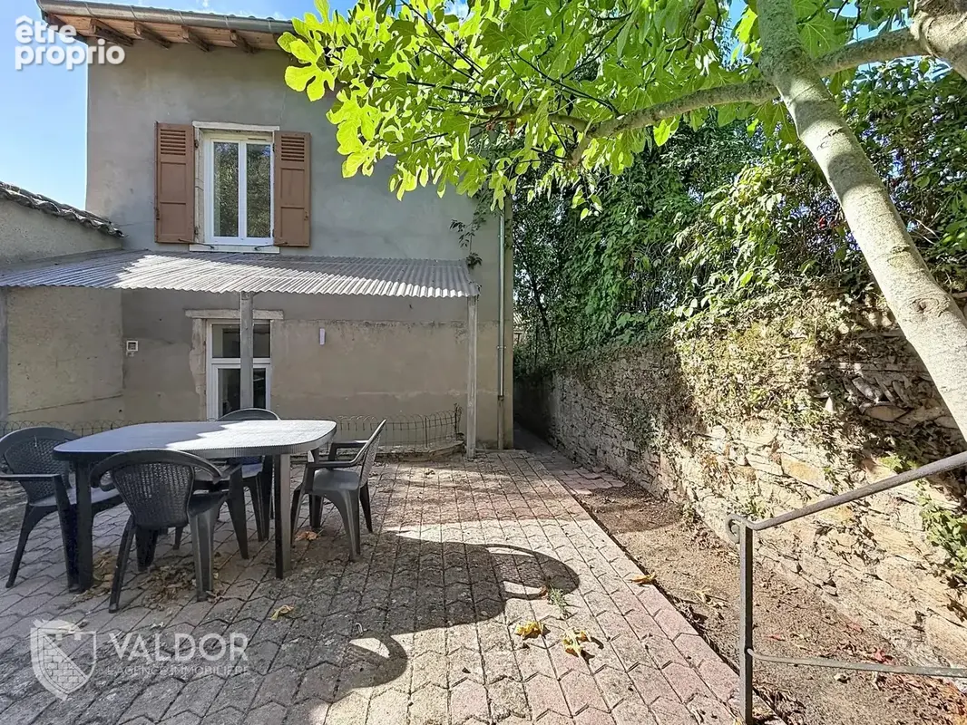Maison à MONTMERLE-SUR-SAONE