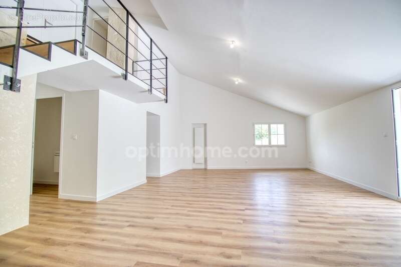 Maison rénovée 141 m² - 3 chambres - Suite parentale - Jardin - Moragne (17430) - photo 2