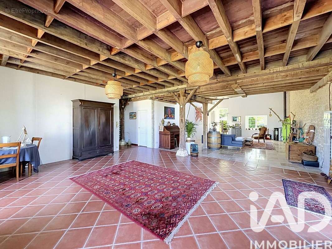 Maison 318 m² à Civrac-En-Medoc  - photo 9