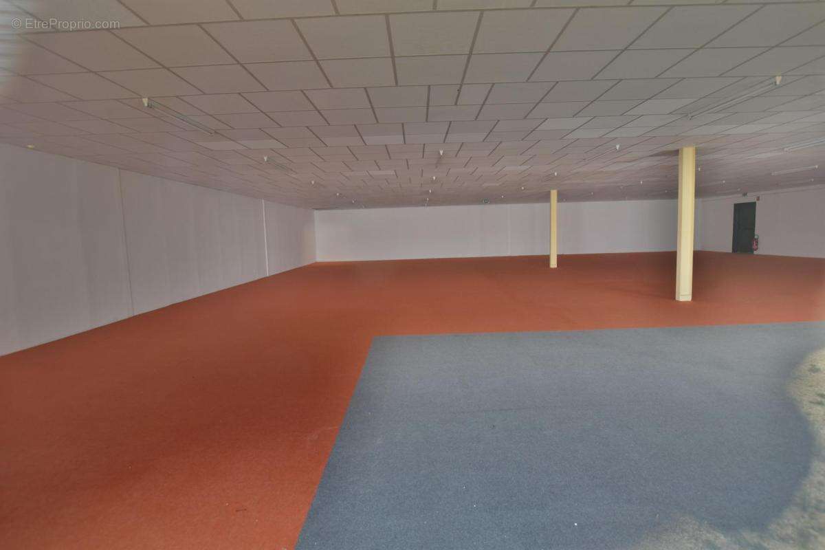 Local commercial - photo 3